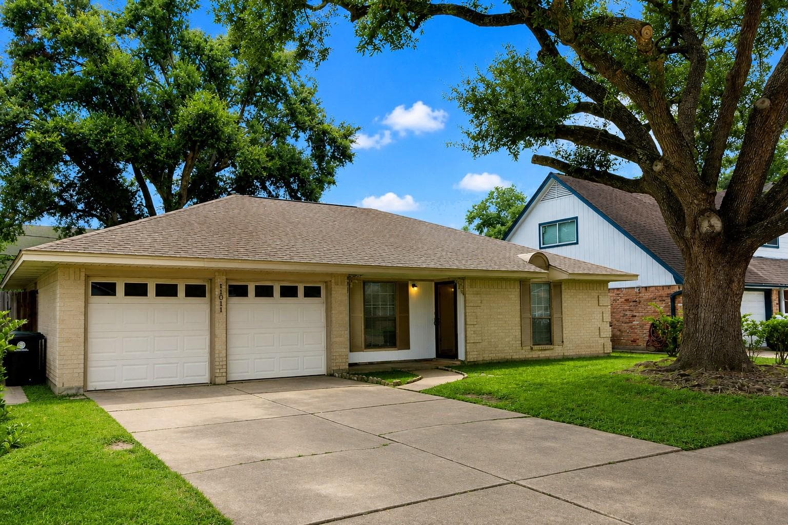 11011 Caribbean Ln
