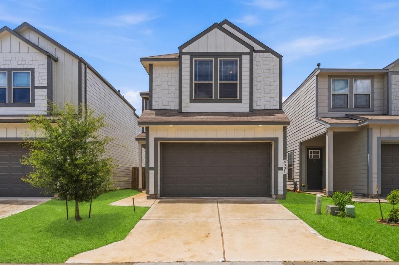 4421 Ibiza Ln
