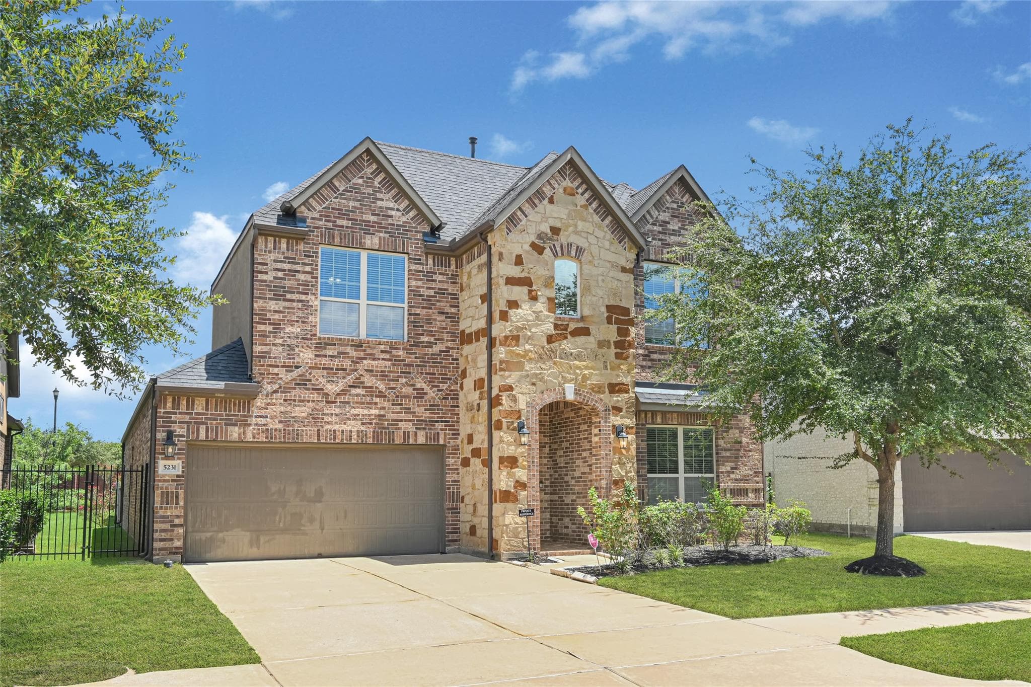 Main property image