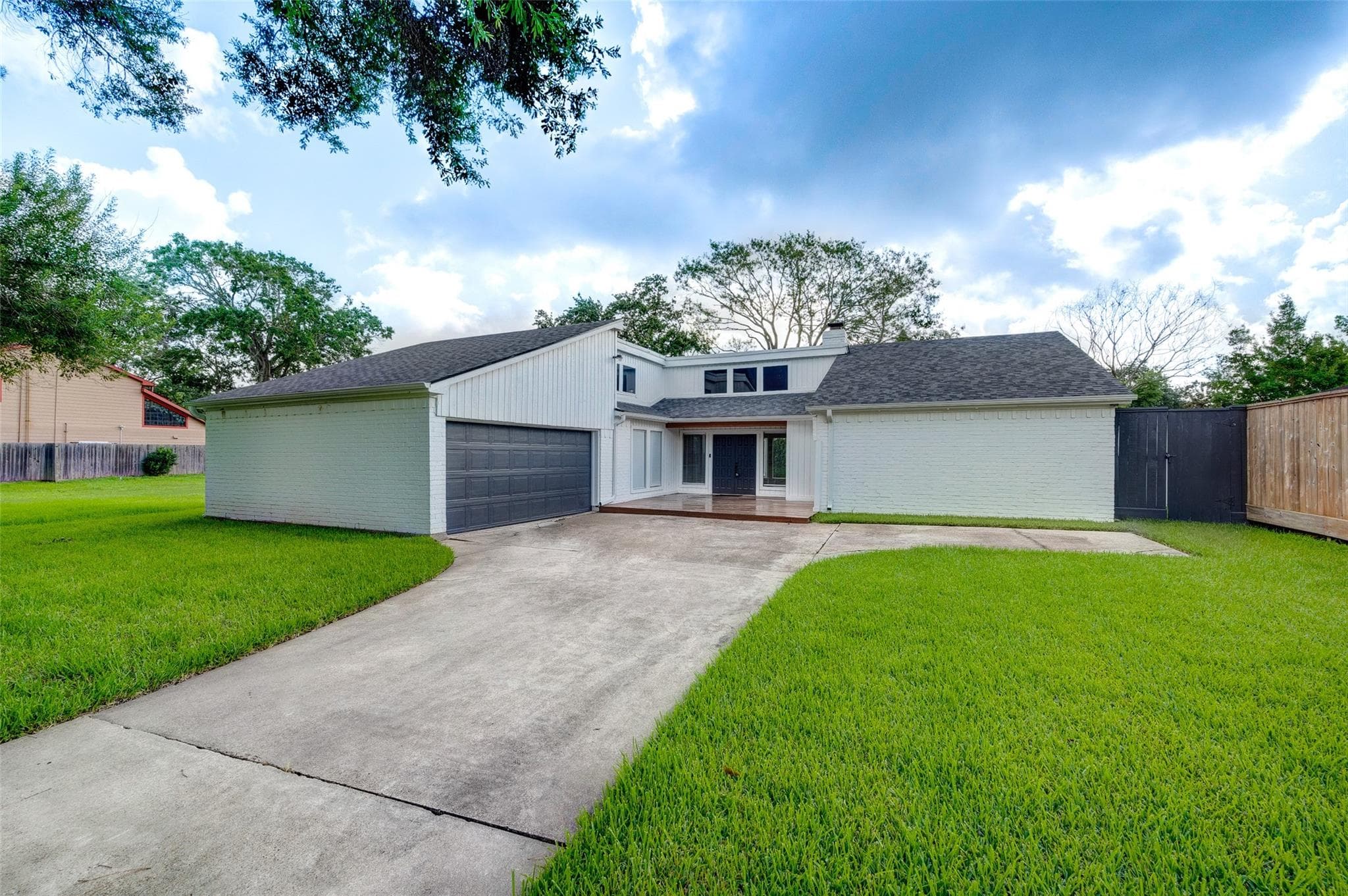 1011 Stoney Hill Dr