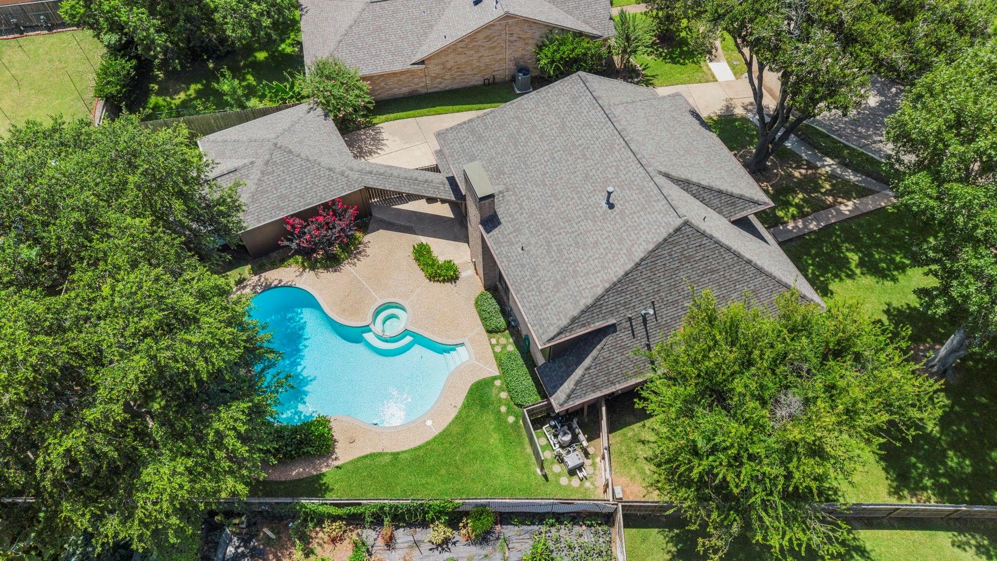 2803 Edgewood Dr