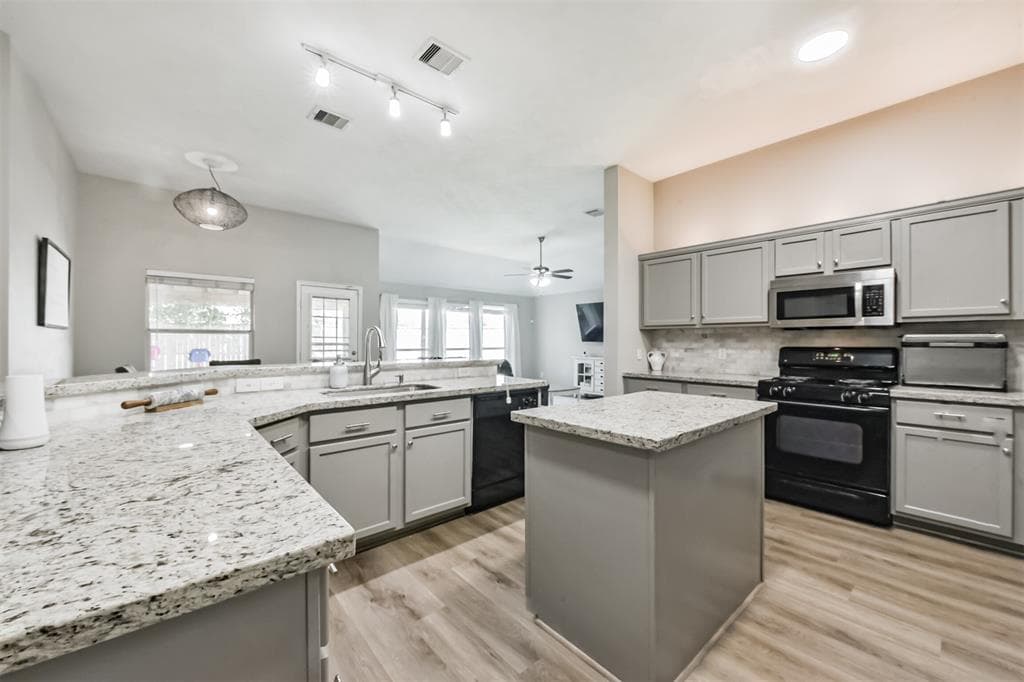 20810 Oak Rain Ct