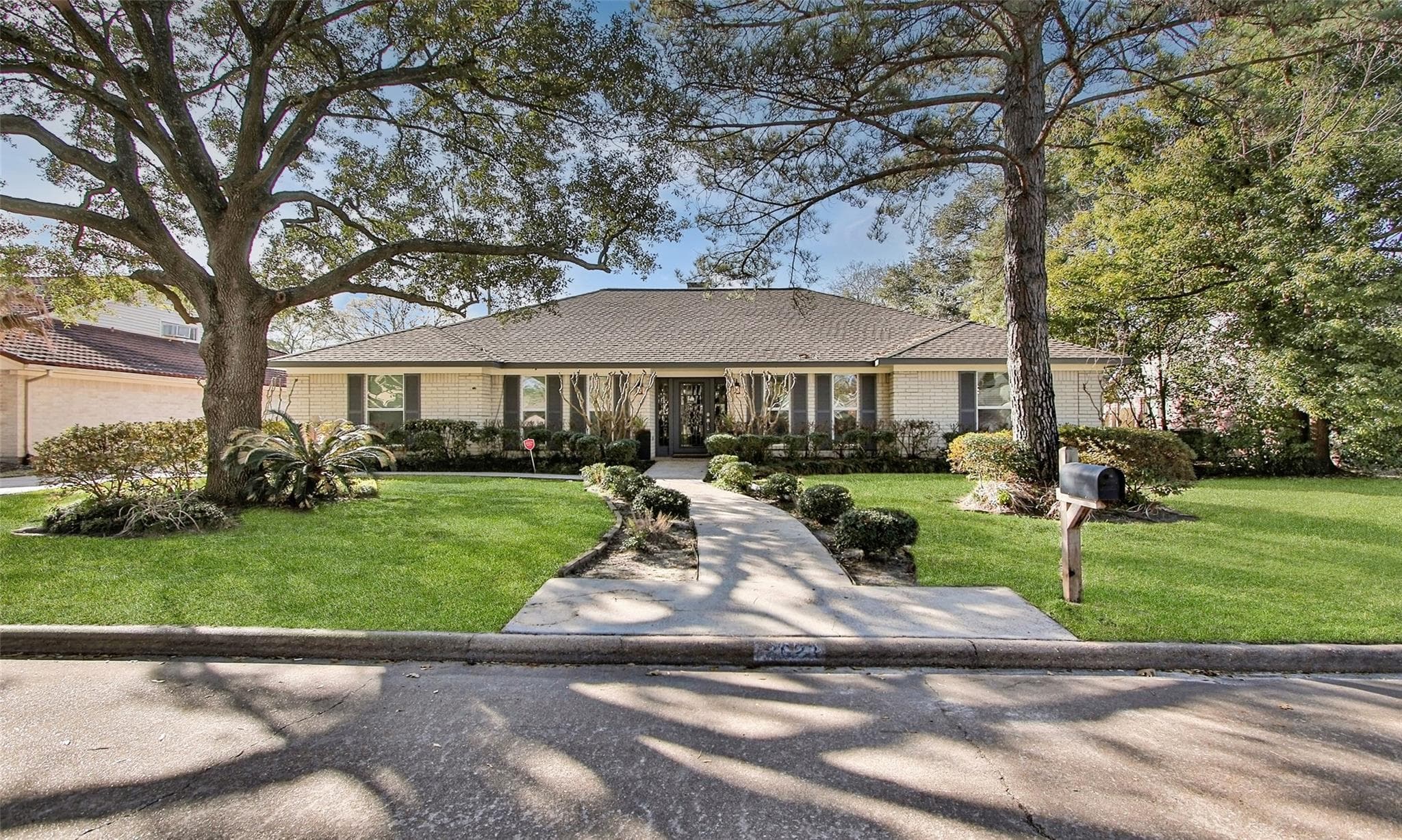 2623 Fontana Dr