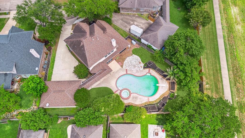 11107 Carriage Lake Dr