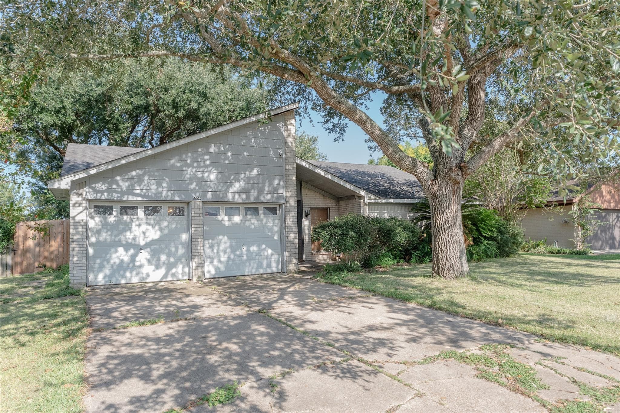 4850 Heathrow Ln