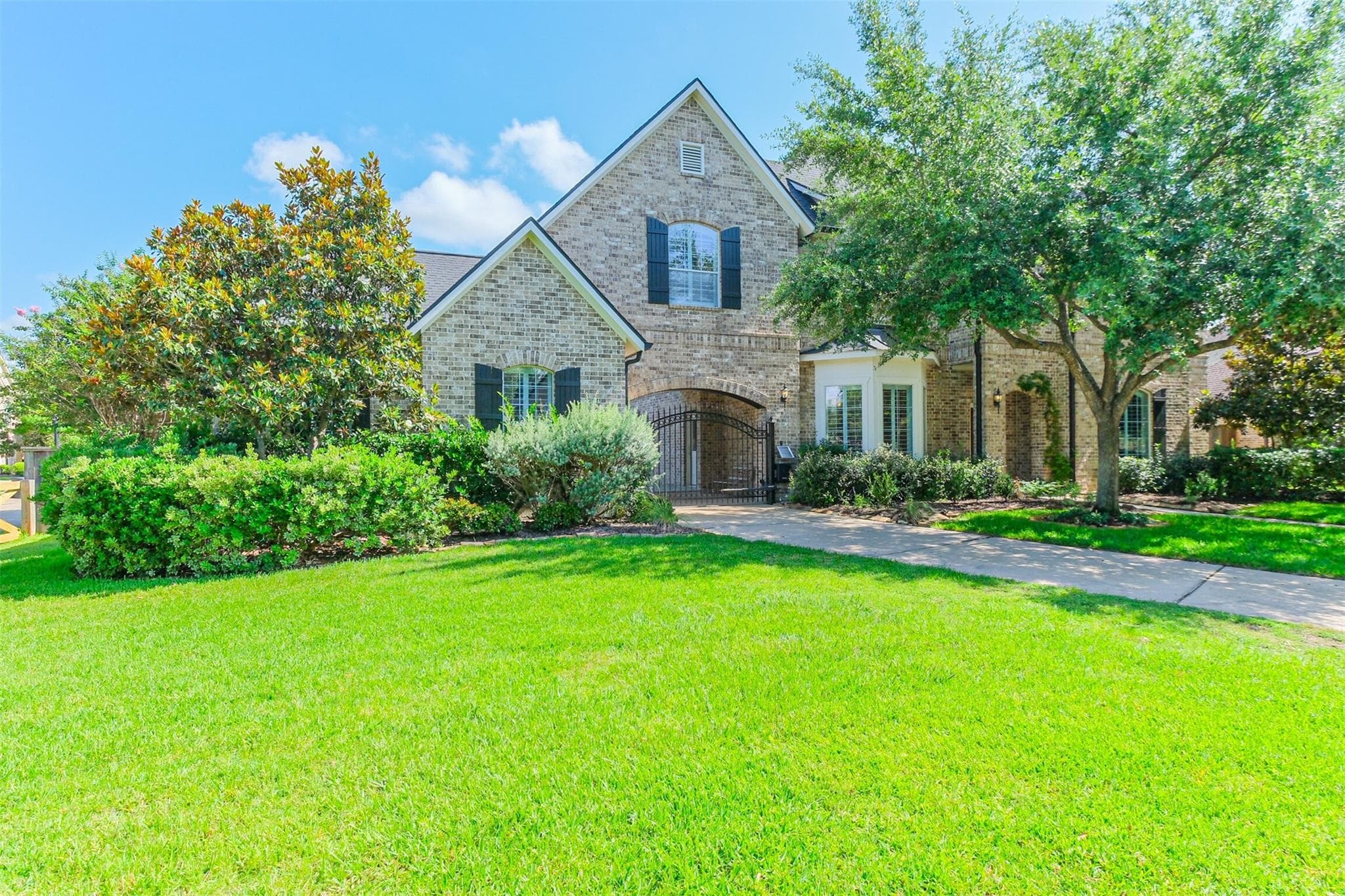 11926 Hallowed Stream Ln