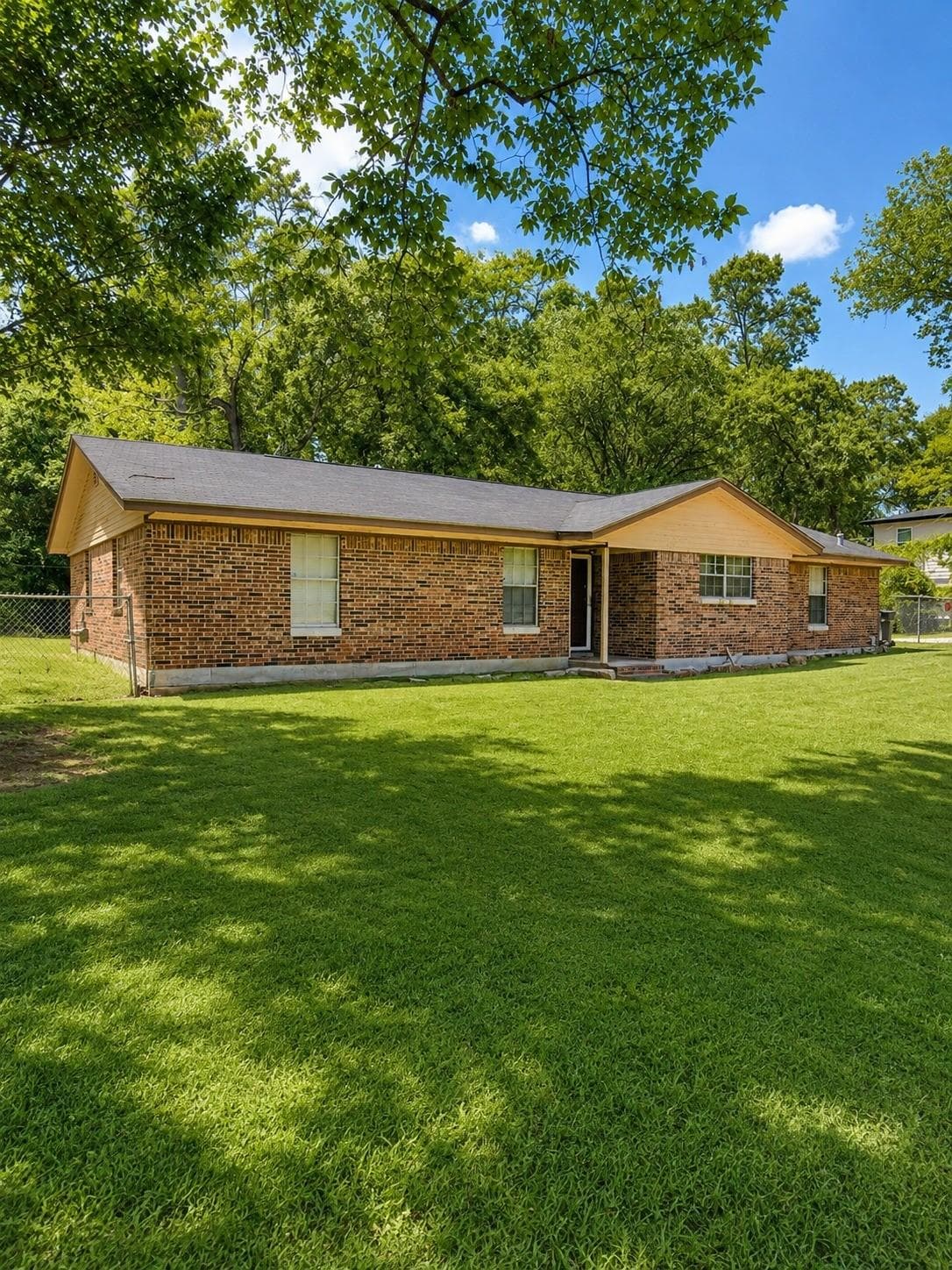 1610 Lilac Ave
