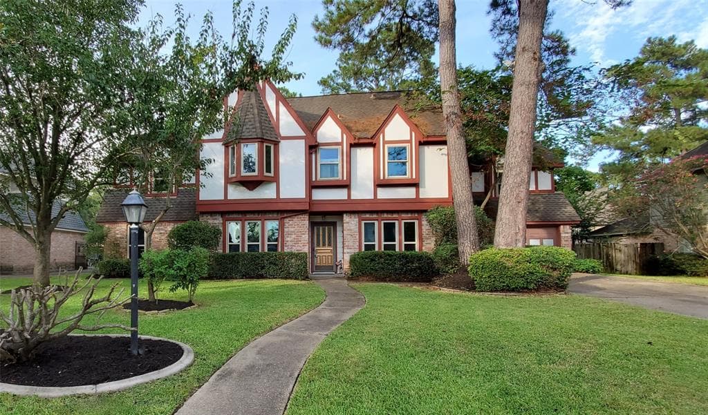 18002 Shadow Valley Dr