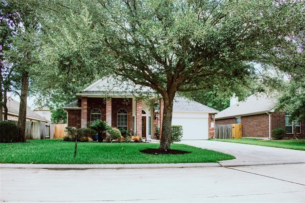 24514 Forest Path Ct