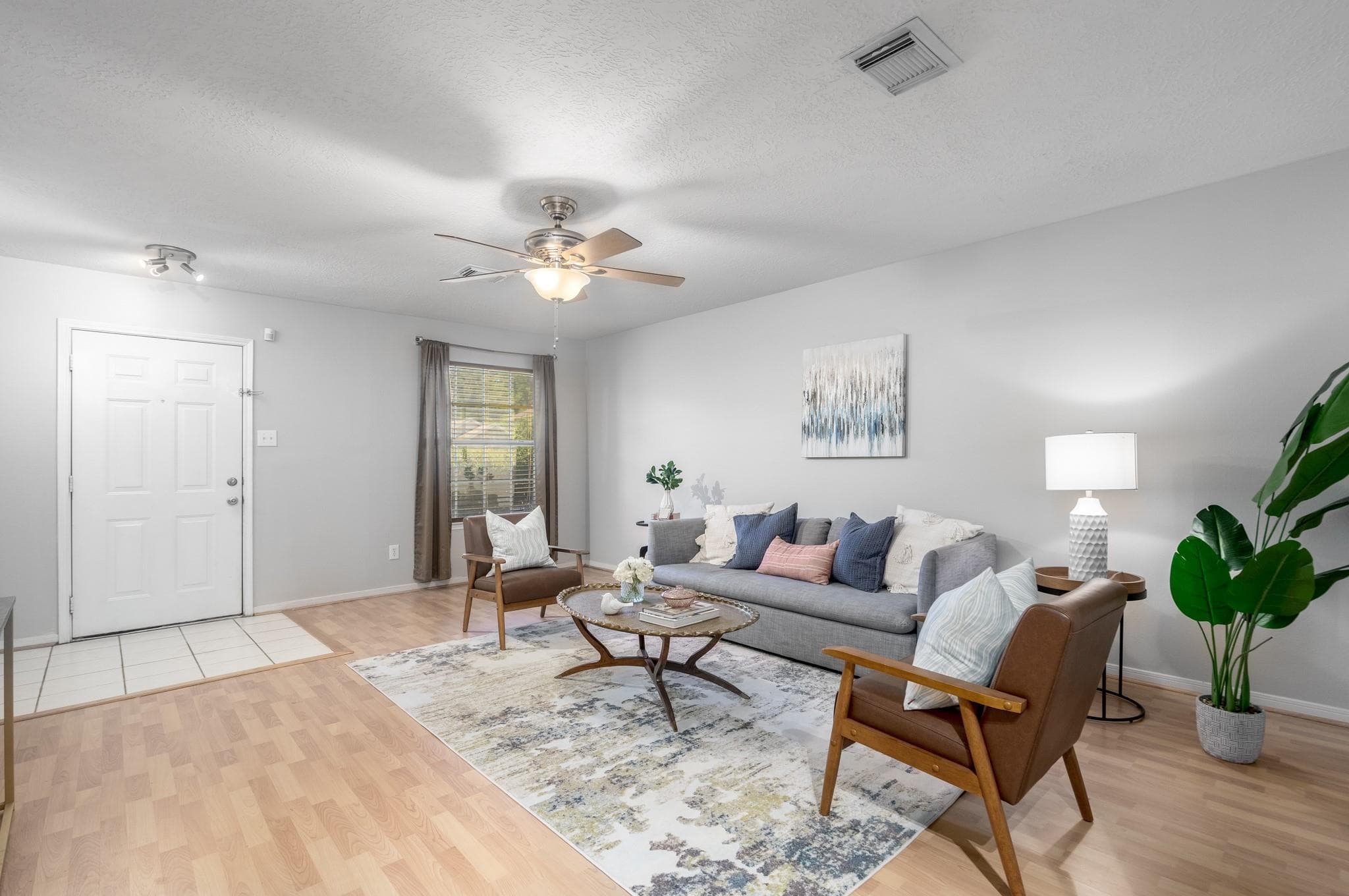 Main property image