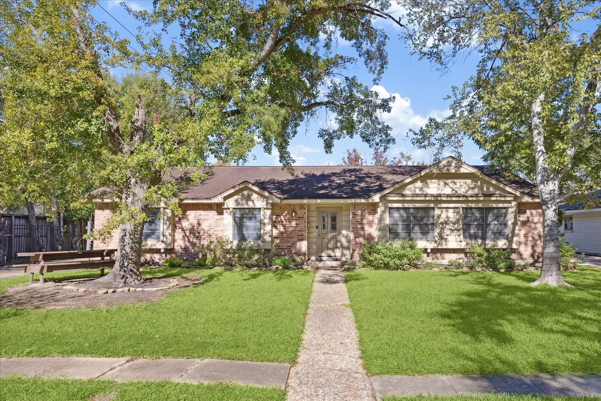 Main property image