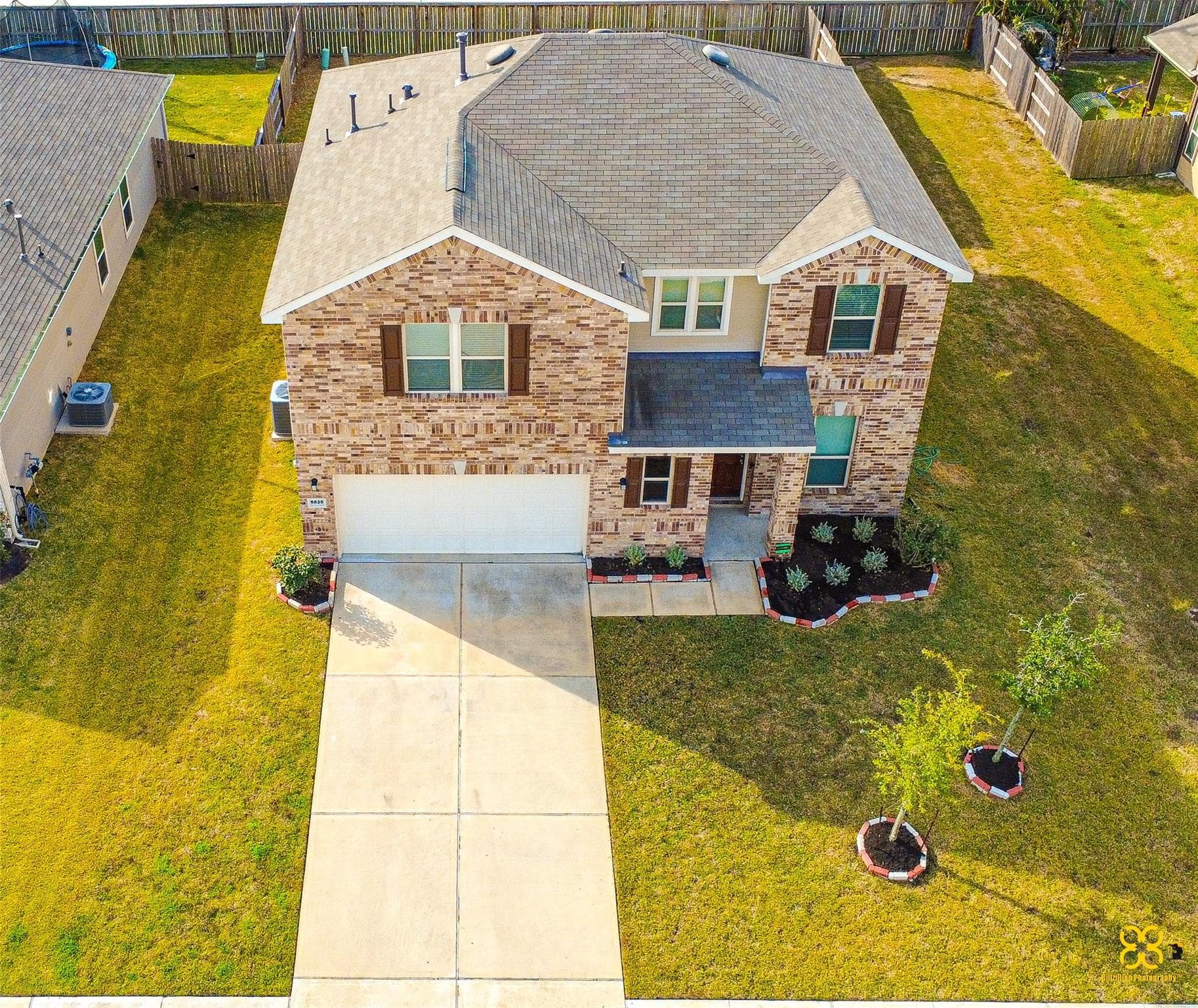 5820 Bluebonnet Ln