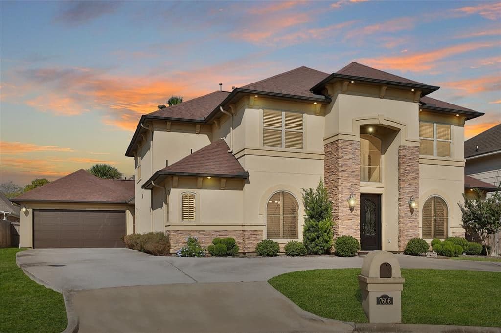 7606 Auburn Forest Dr