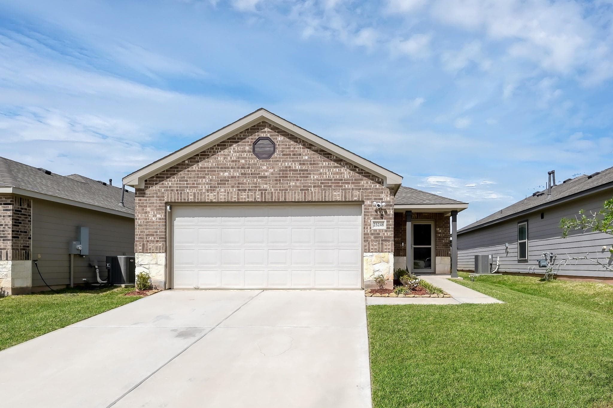 25248 Pomegranate Pl
