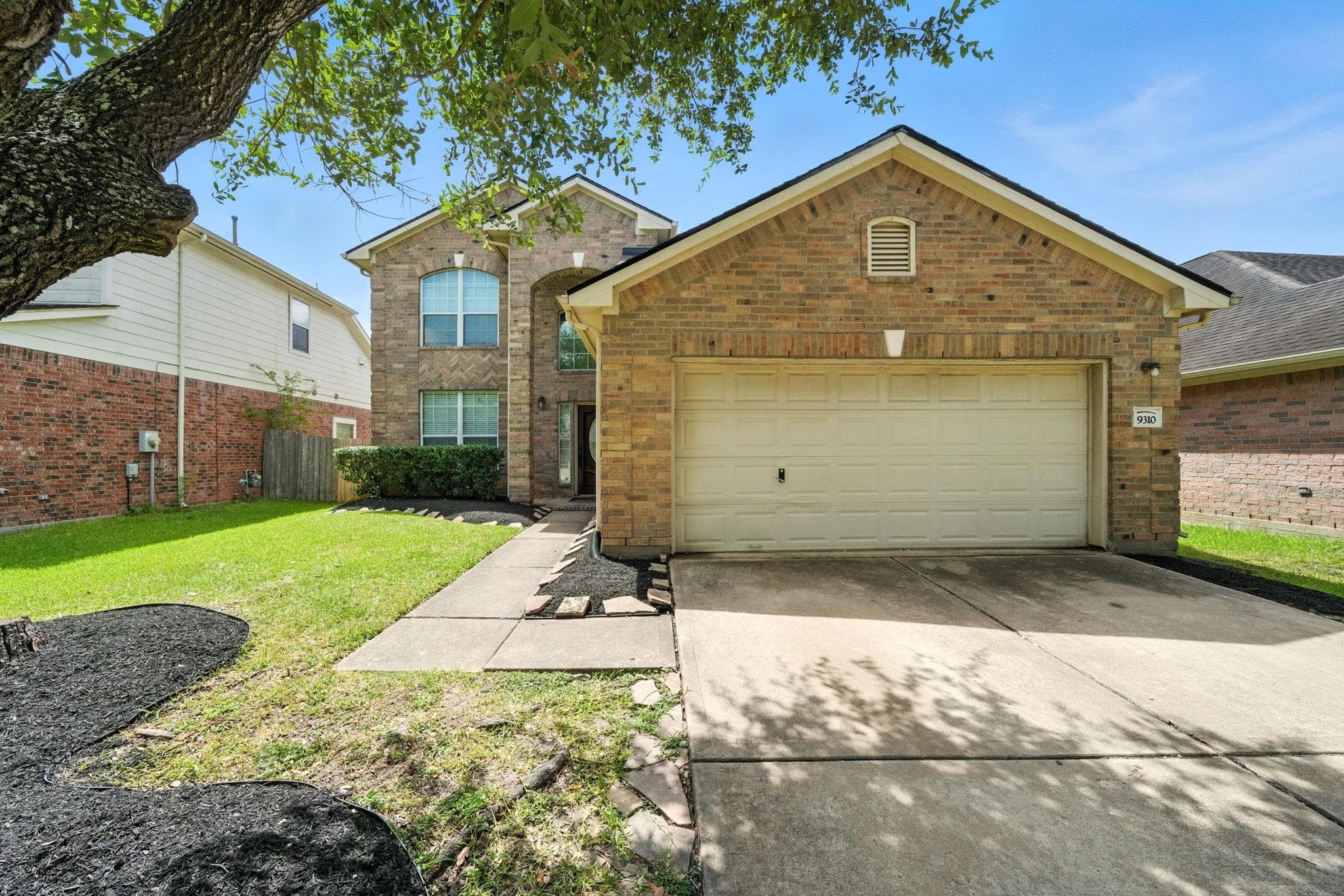 9310 Arrowhead Trace Ln