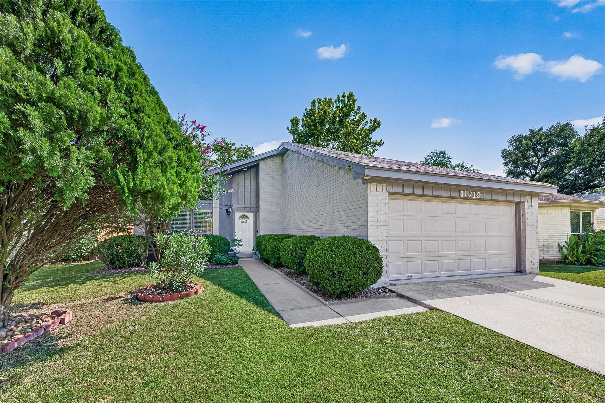 11719 Acadian Dr