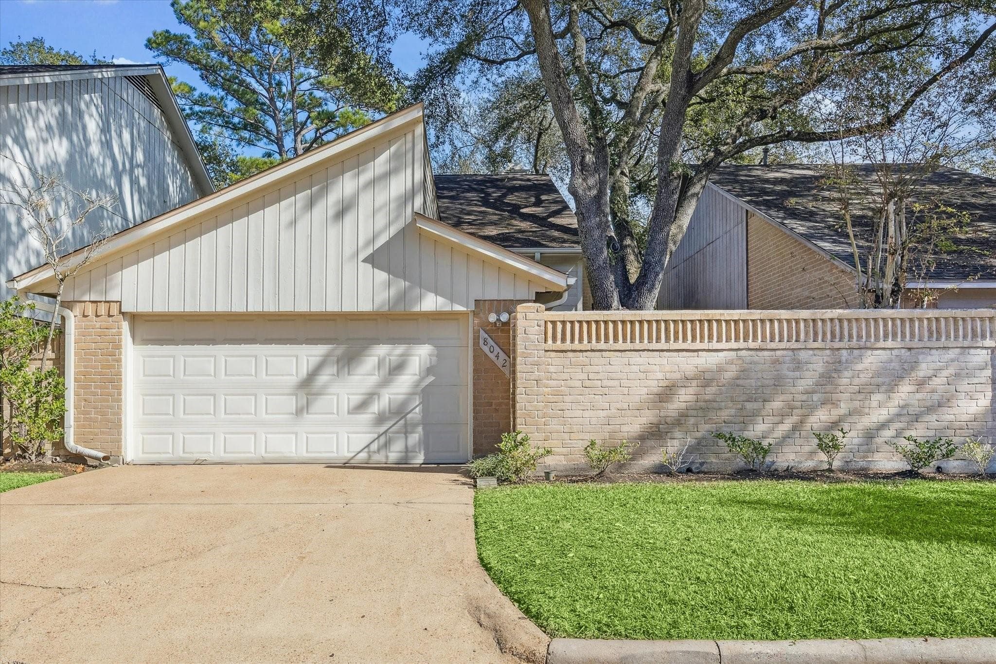 8042 Oakwood Forest Dr