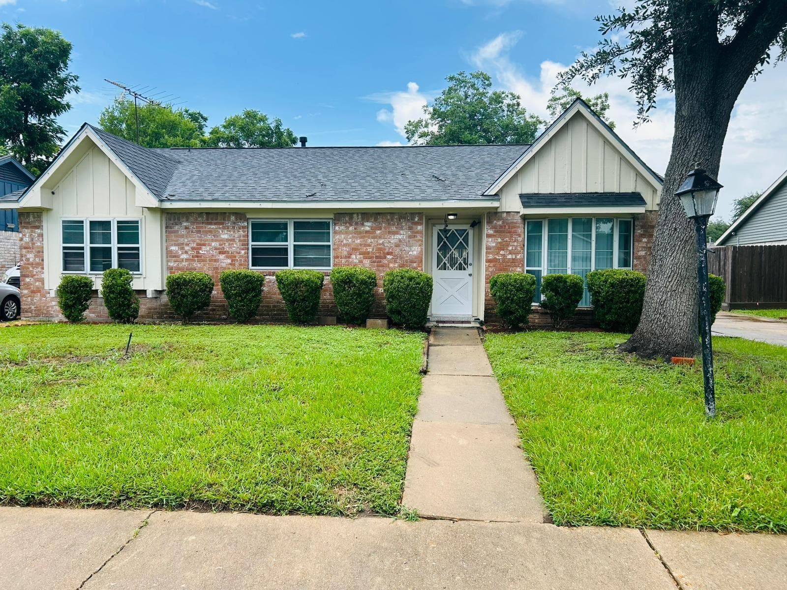 10506 Huntington Wood Dr