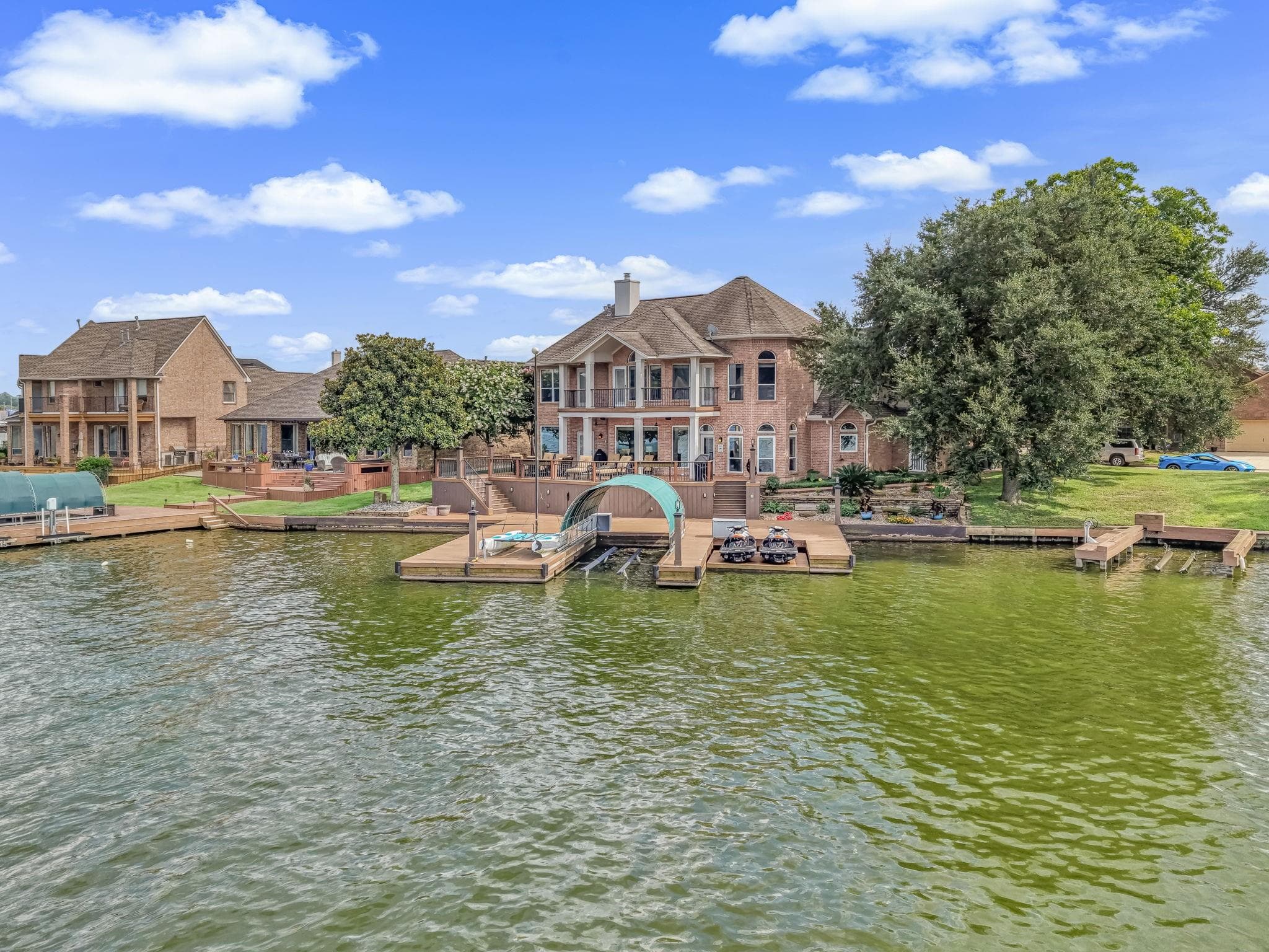 318 Bayshore Dr