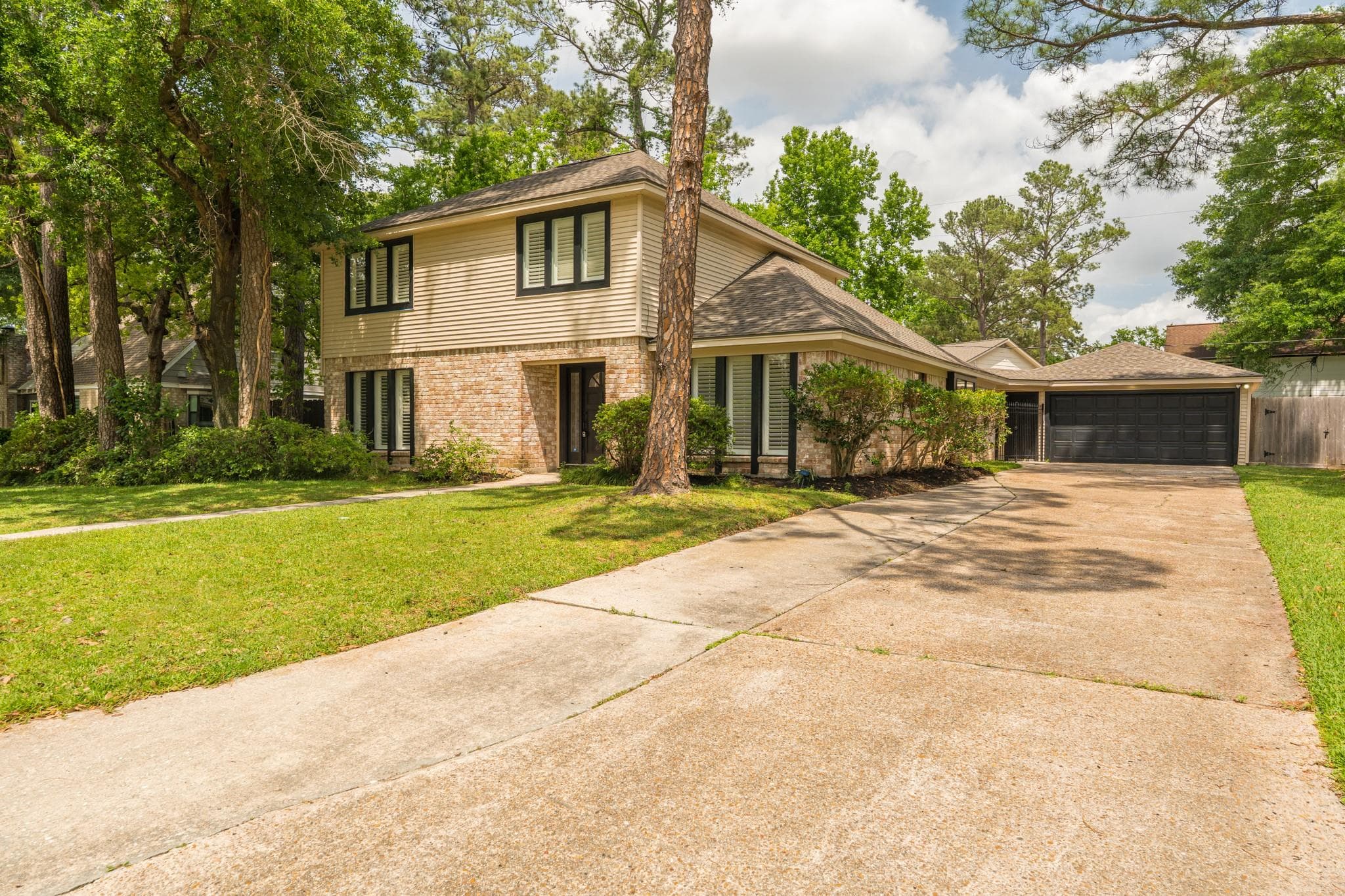 12018 Indian Wells Dr