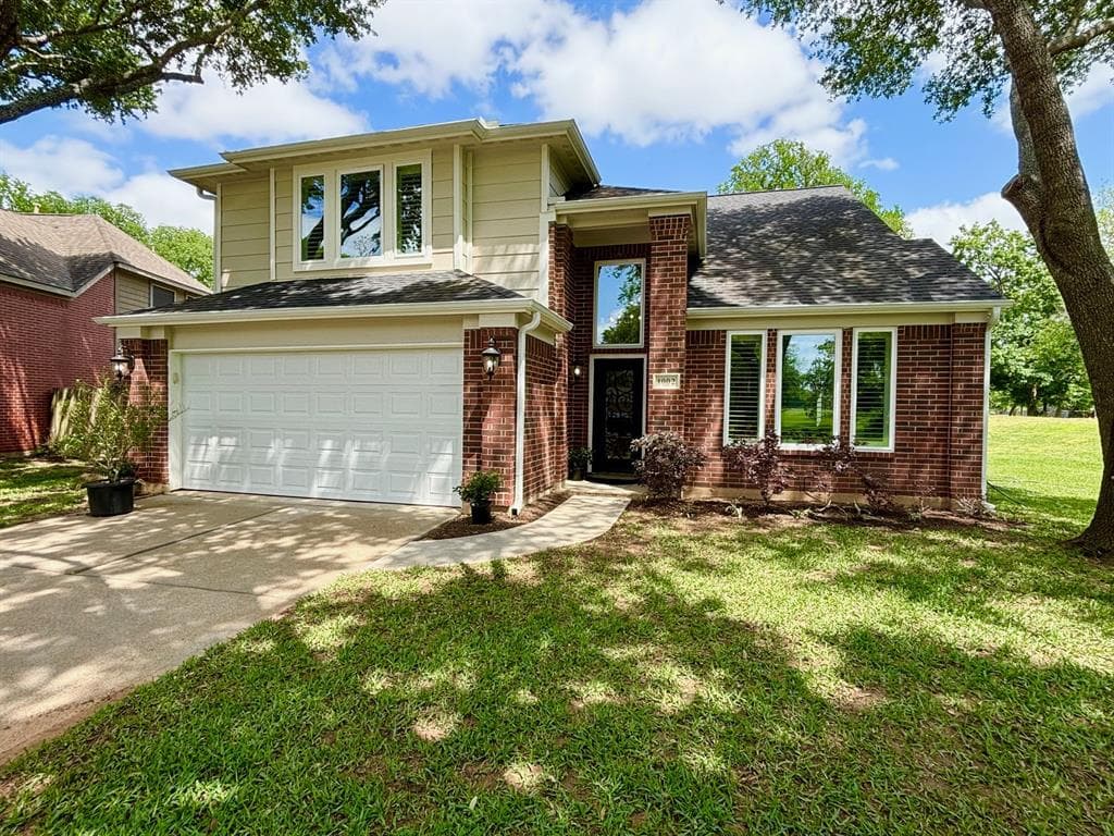 1002 Albany Ct