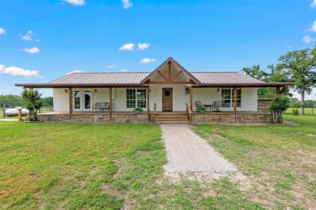 21608 Fm 2620 Rd