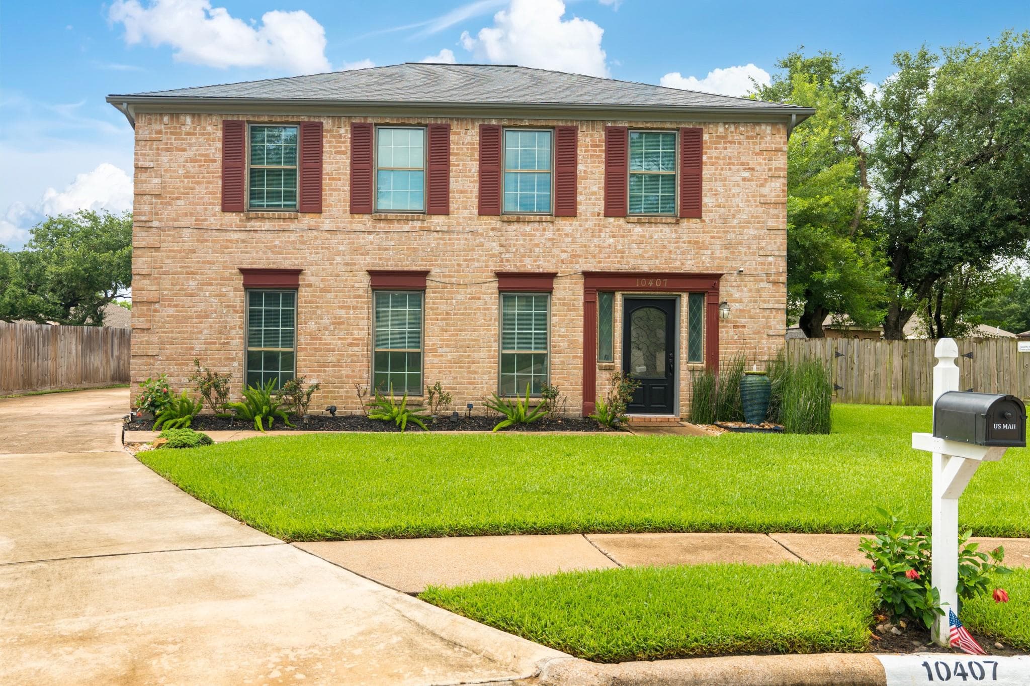 10407 Waving Fields Dr