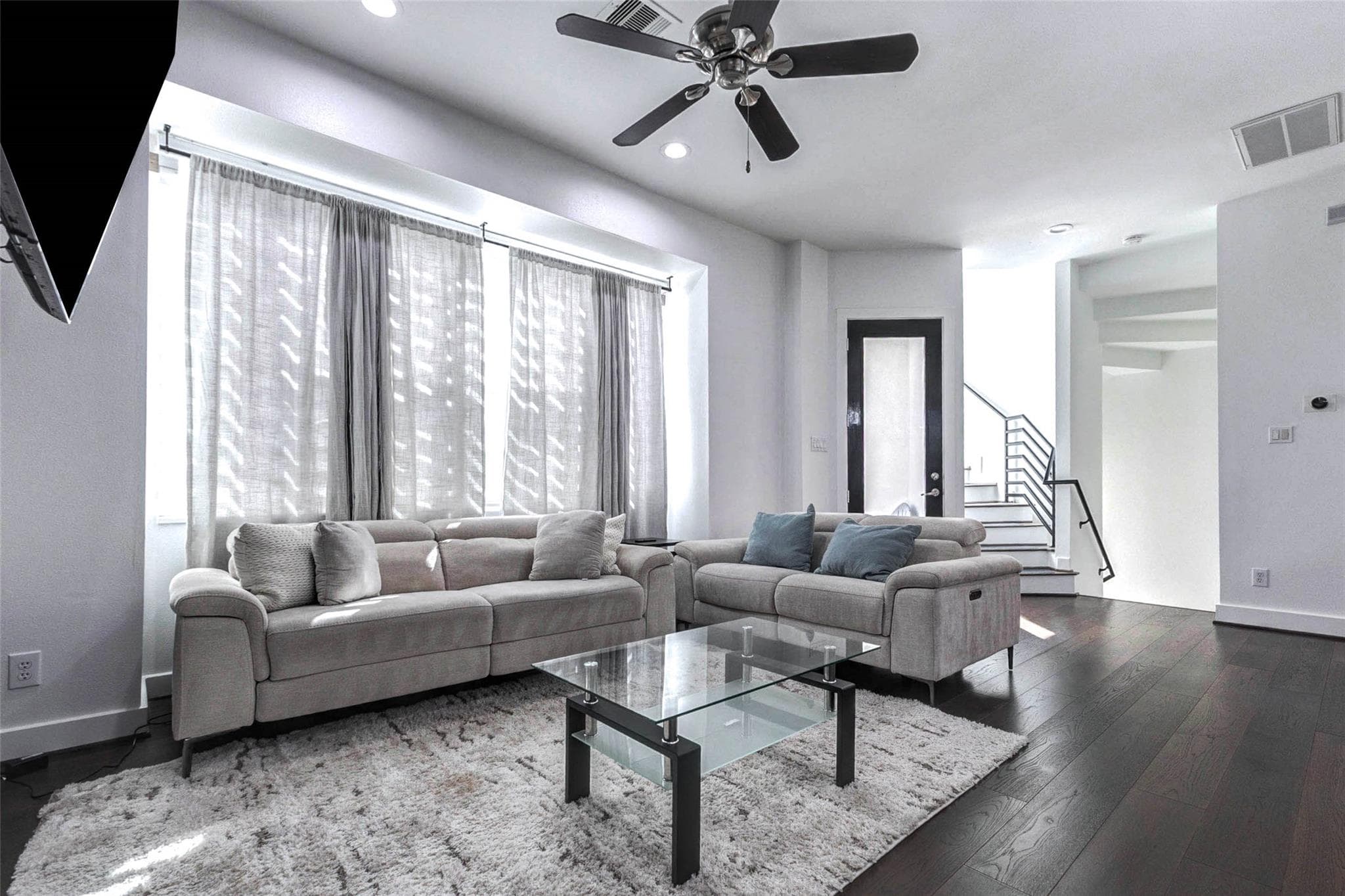 5715 Larkin St Unit D