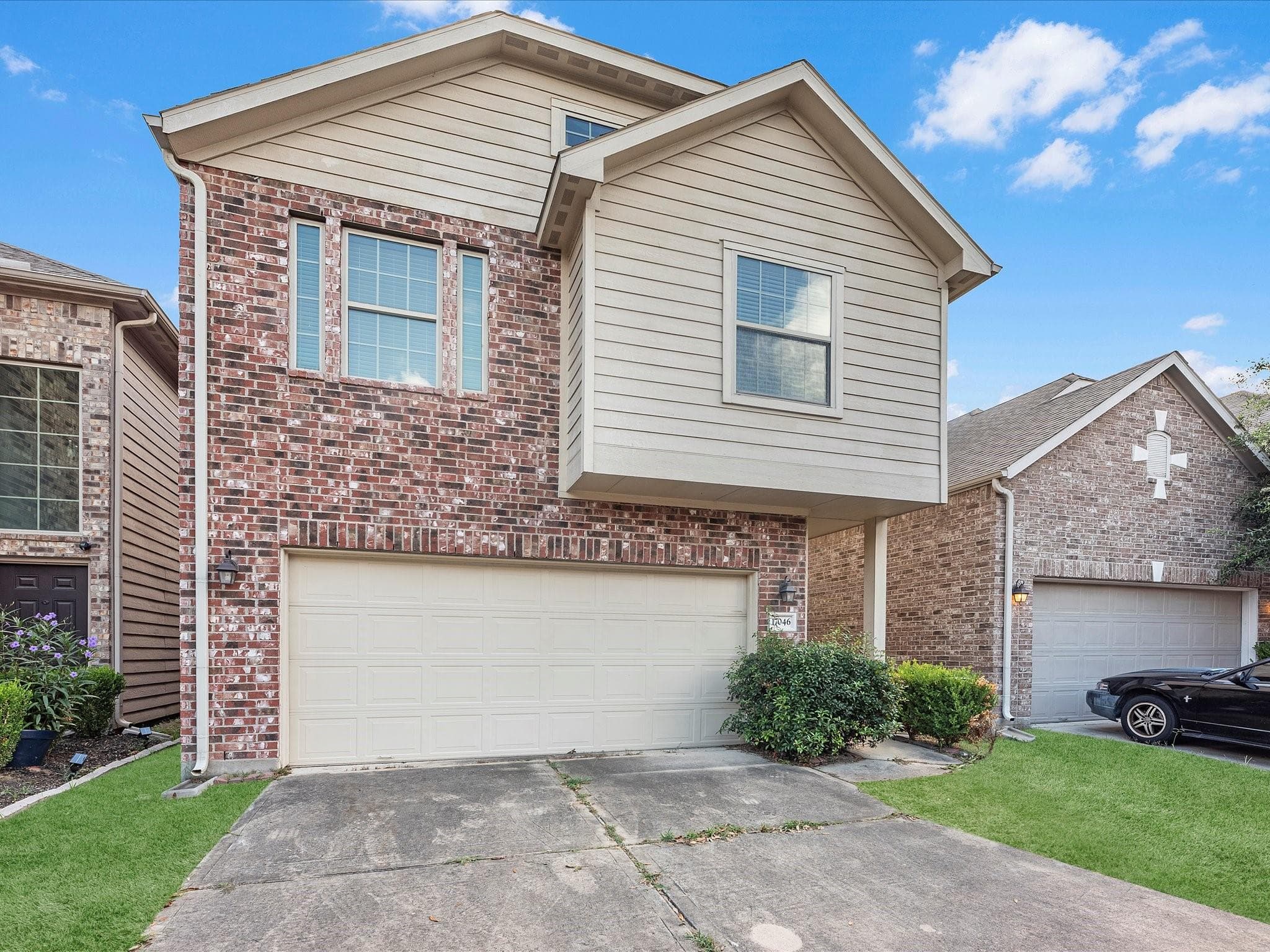 17046 Amarose Dr