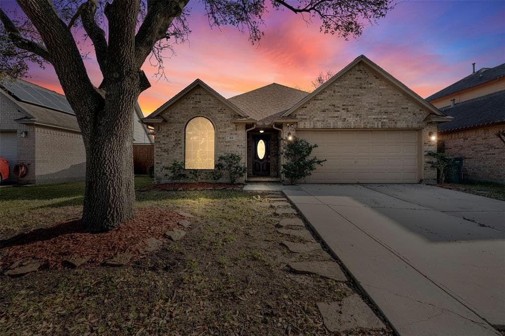 315 Bluebird Ln