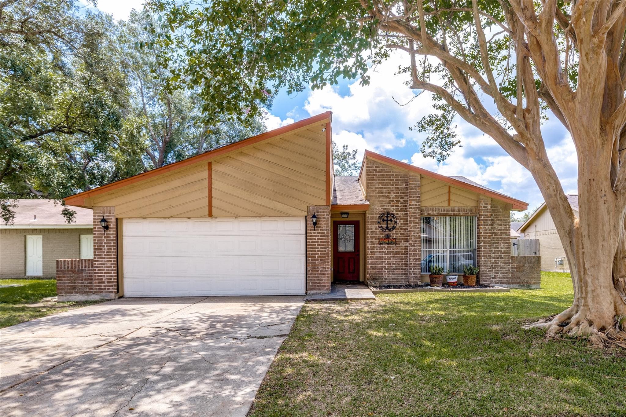 10930 Maple Rock Dr
