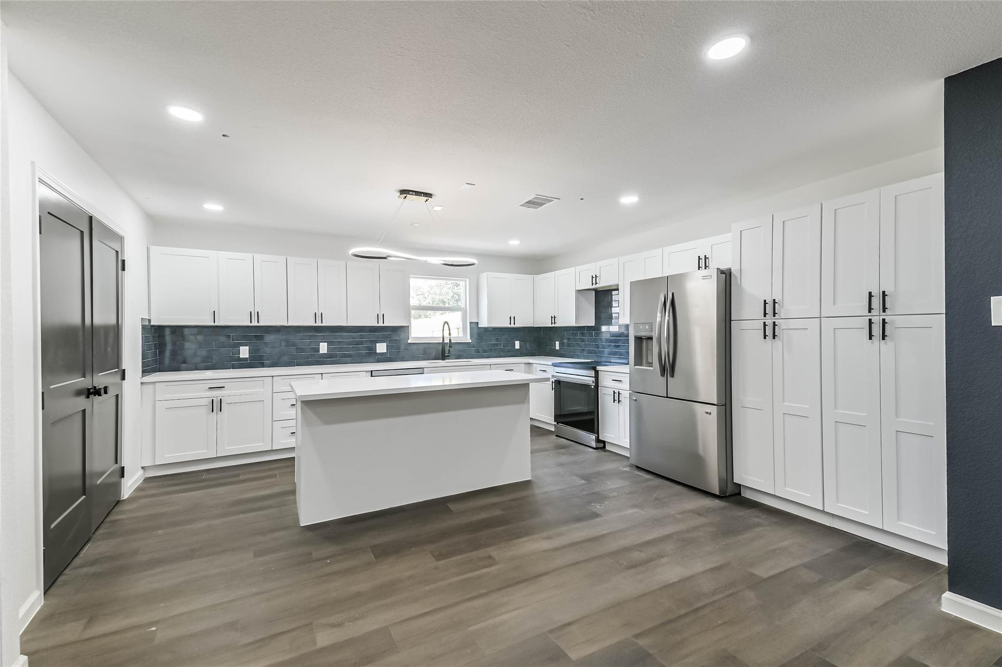 135 E Janisch Rd