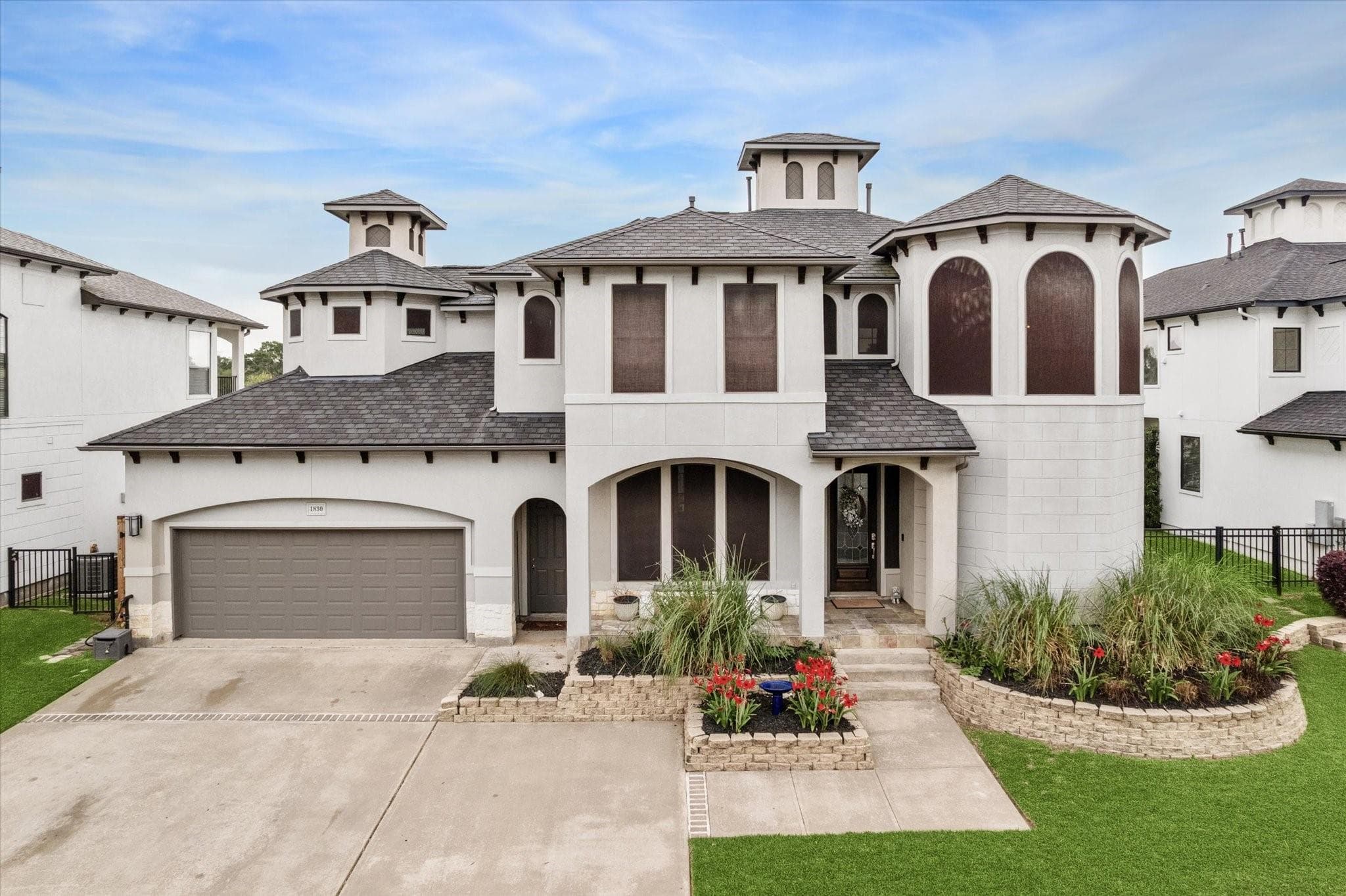 1830 Lakeside Dr