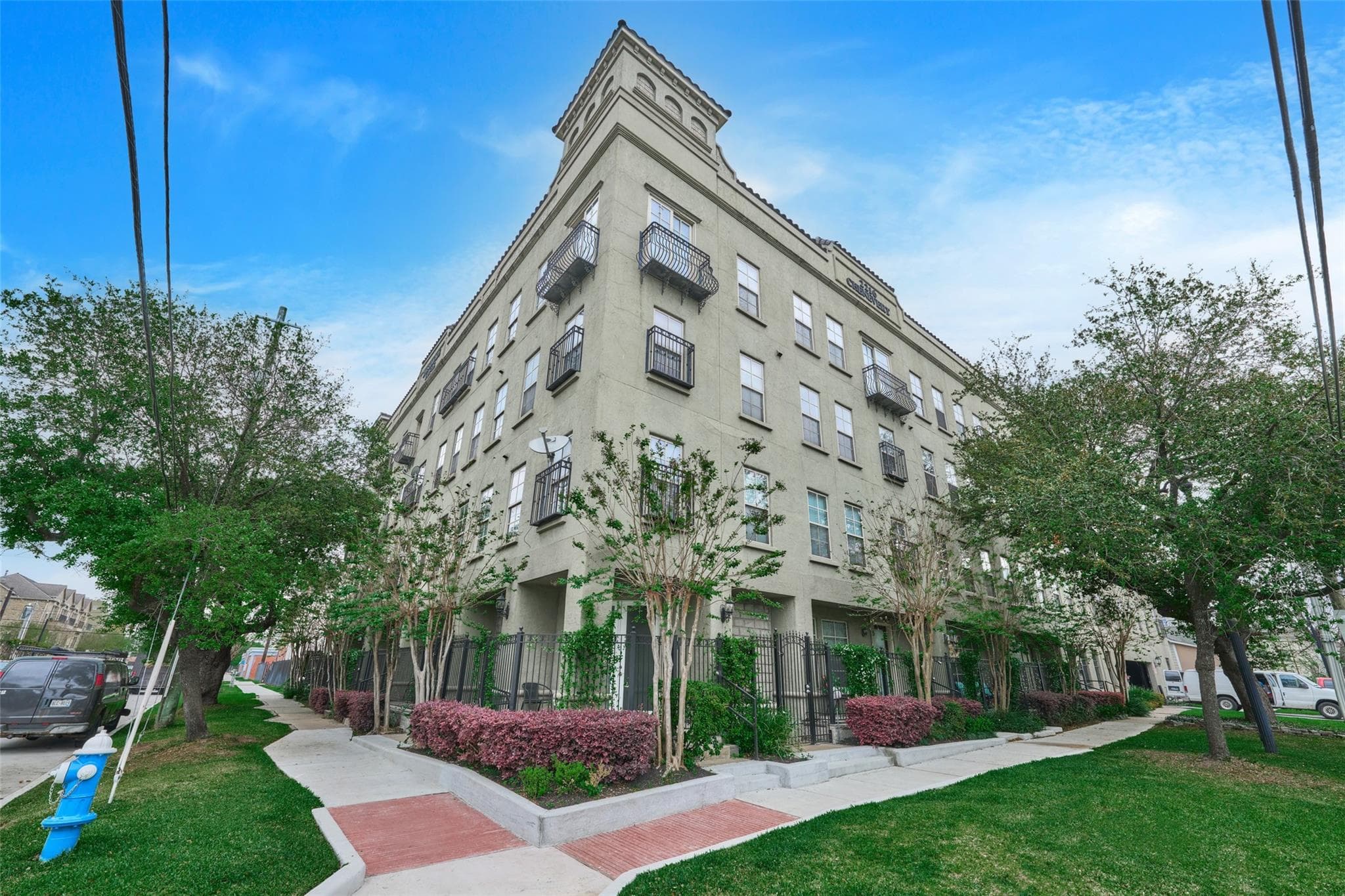 Main property image