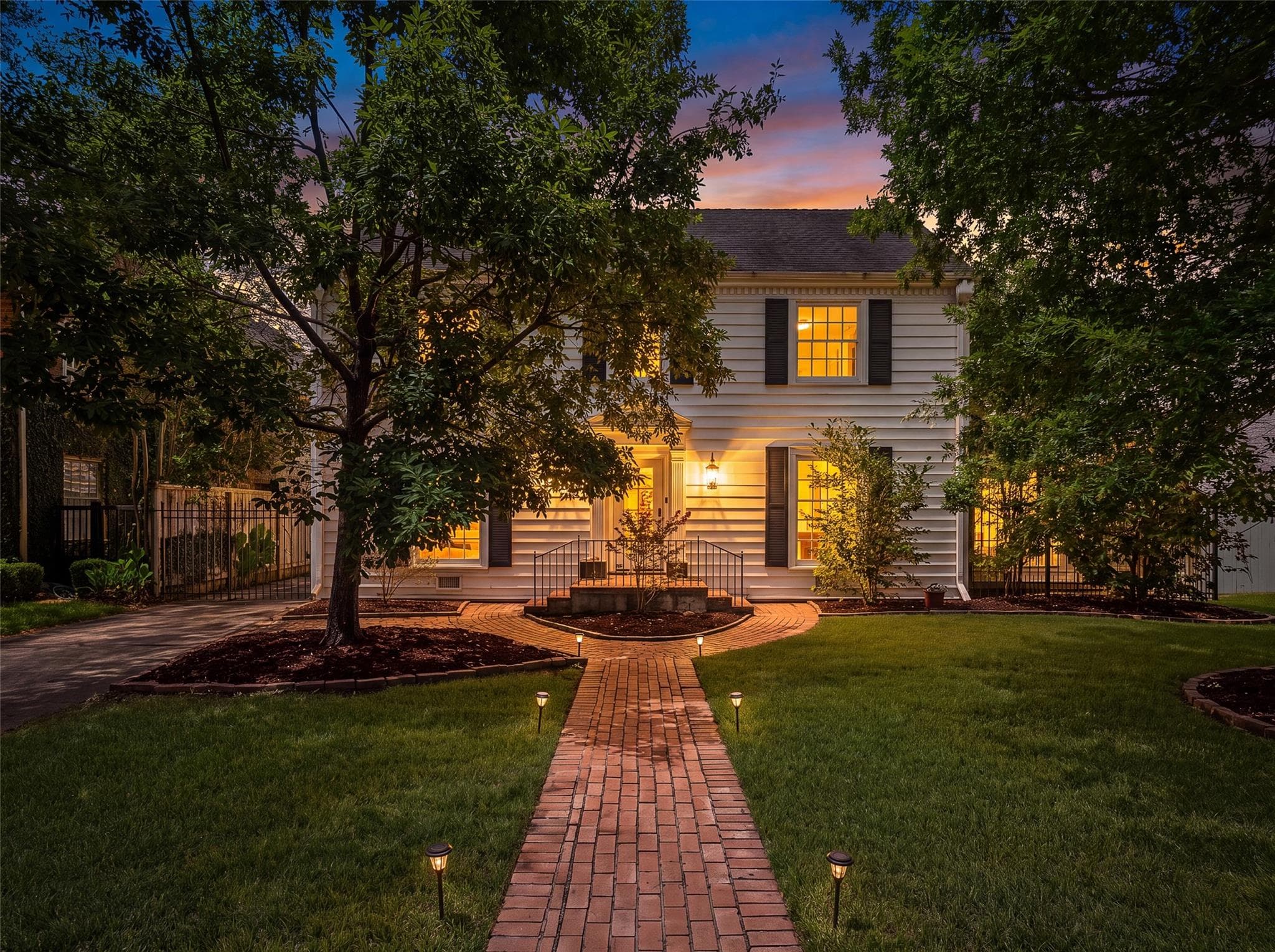 3058 Locke Ln