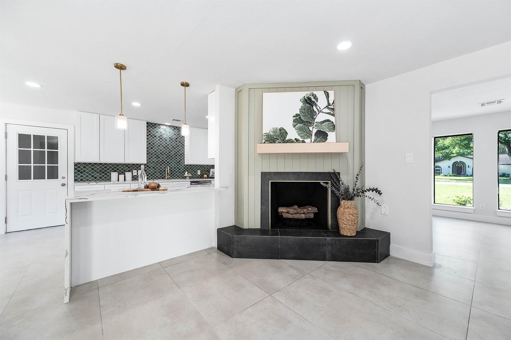 109 E Sherwood Dr