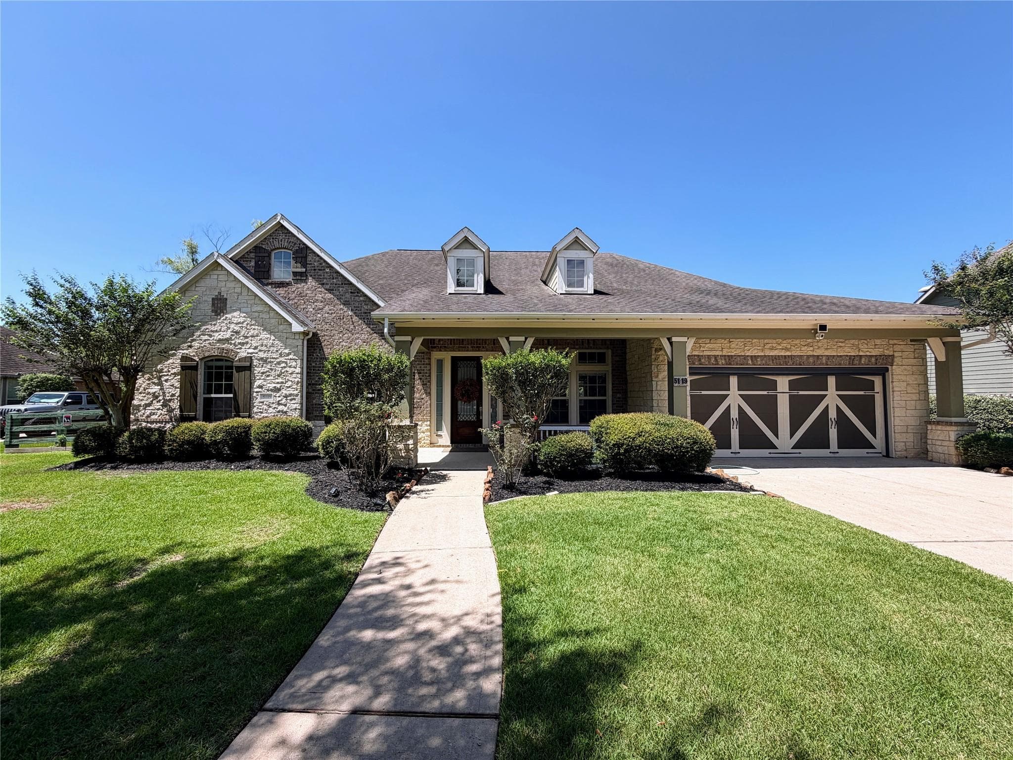 5119 Water Oak Cres
