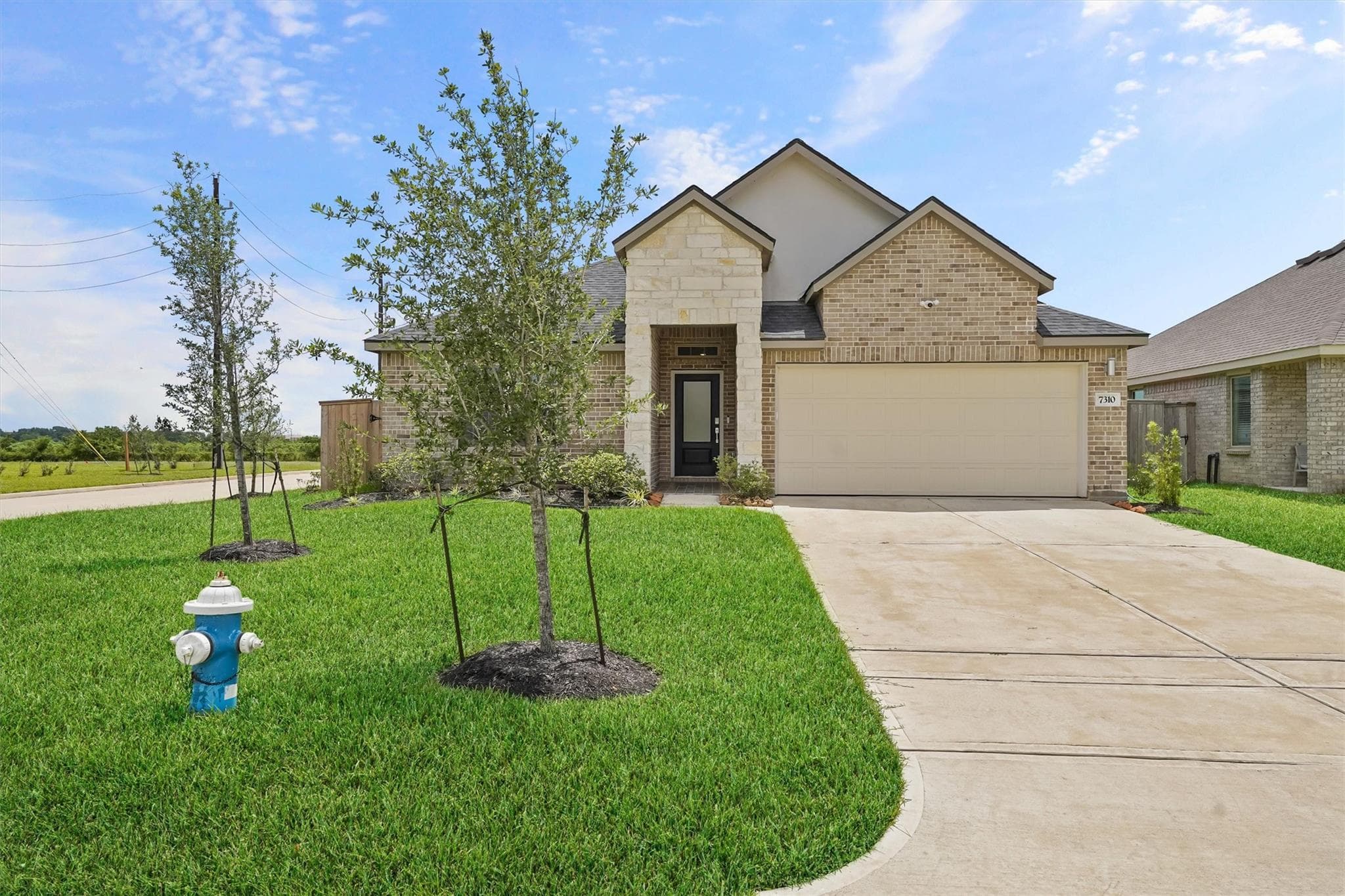 7310 Bartoncliff Dr