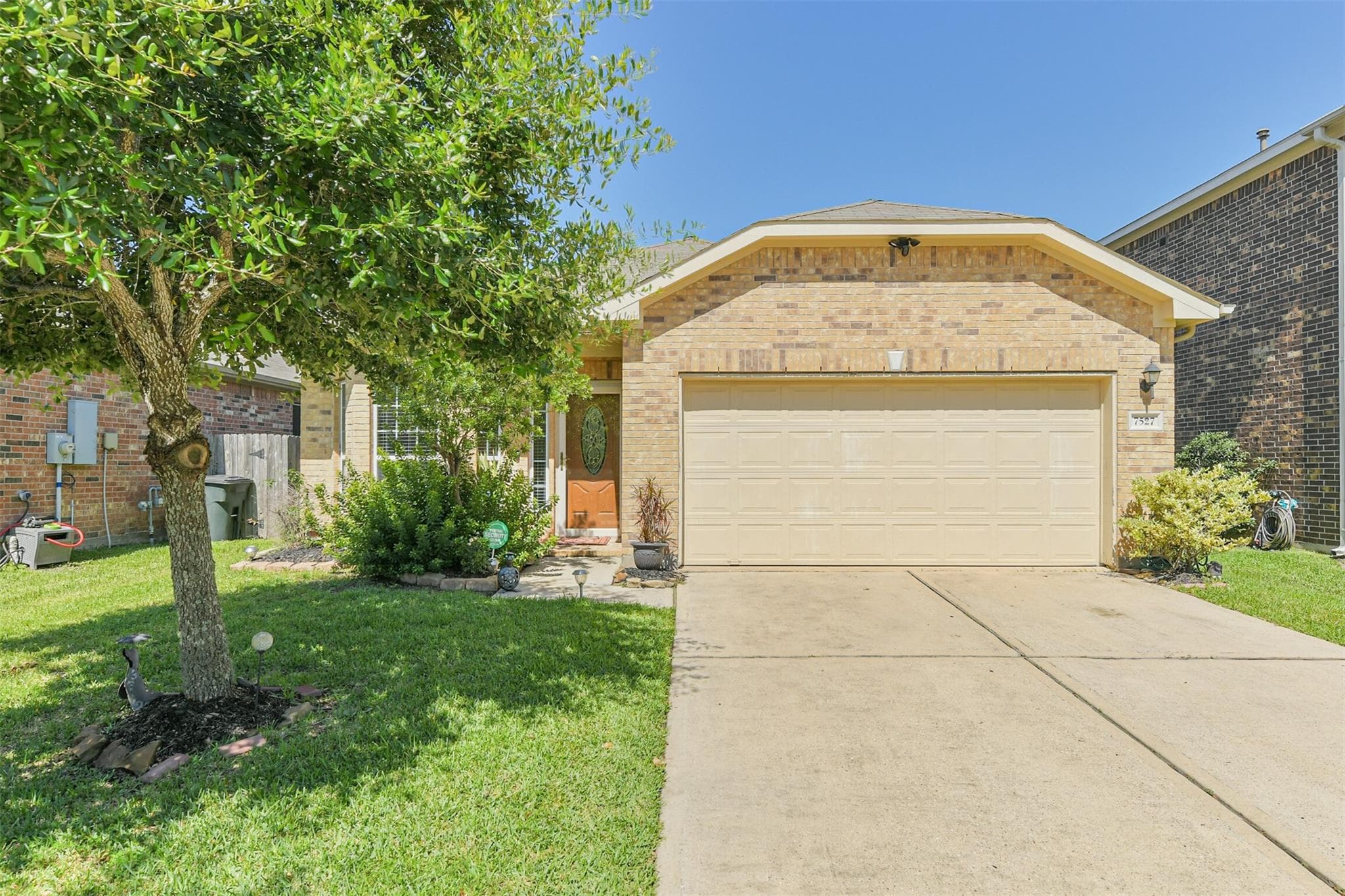 7527 Windsor Valley Ln