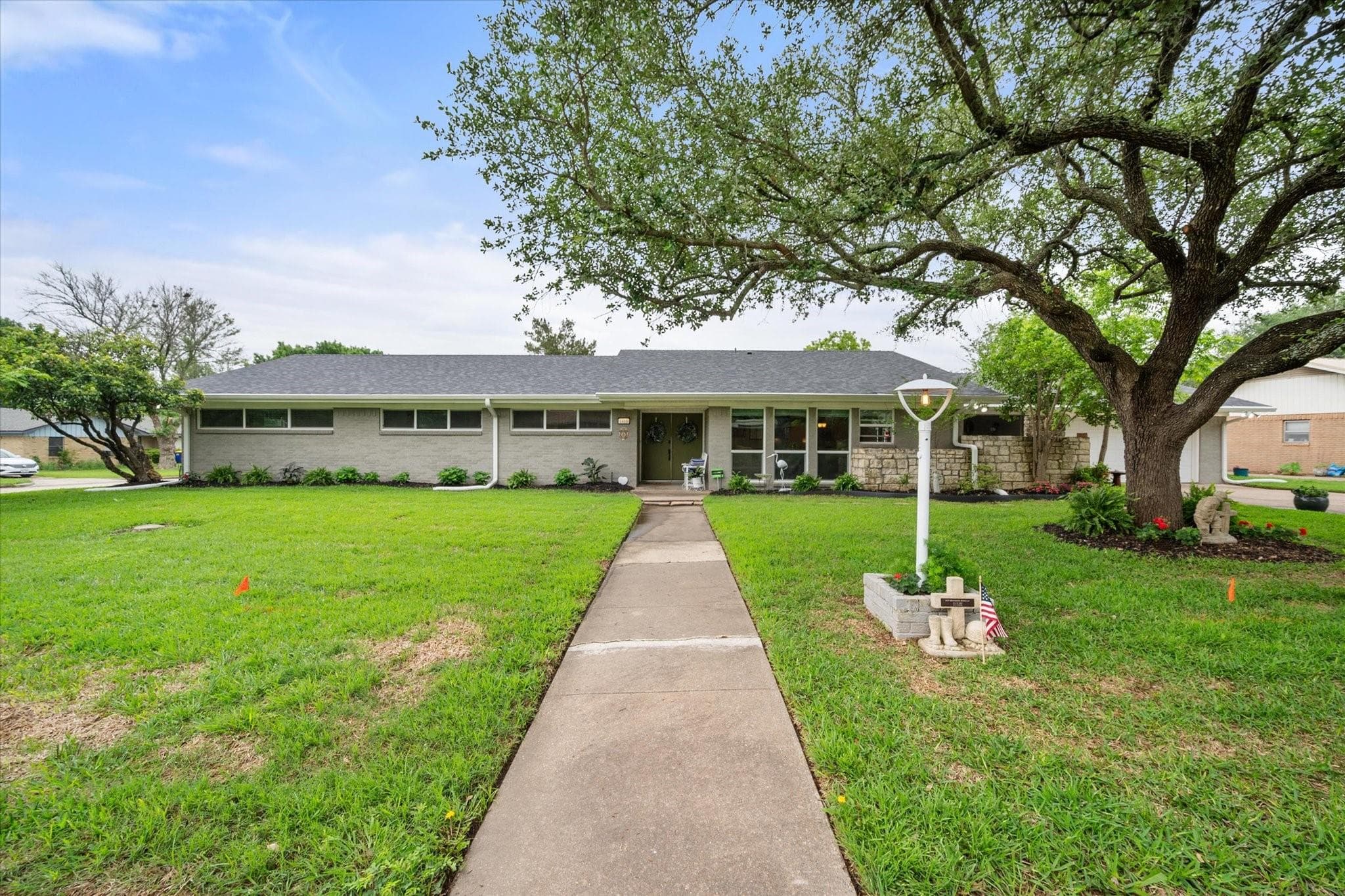 1410 Hummingbird Dr