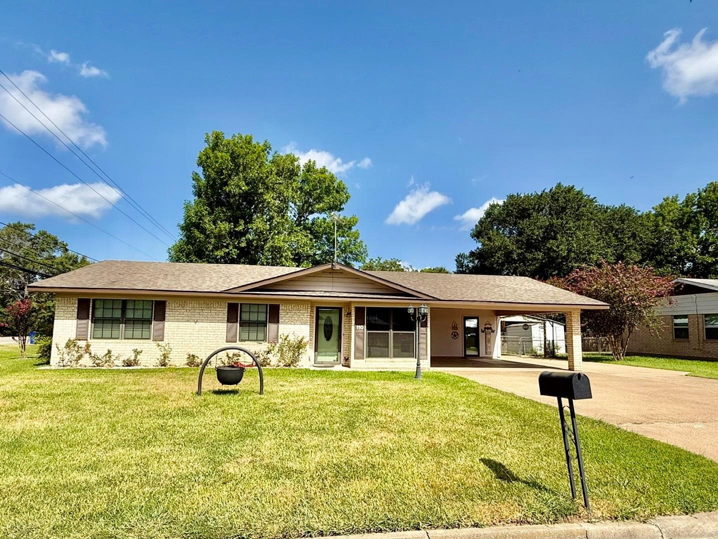 Main property image