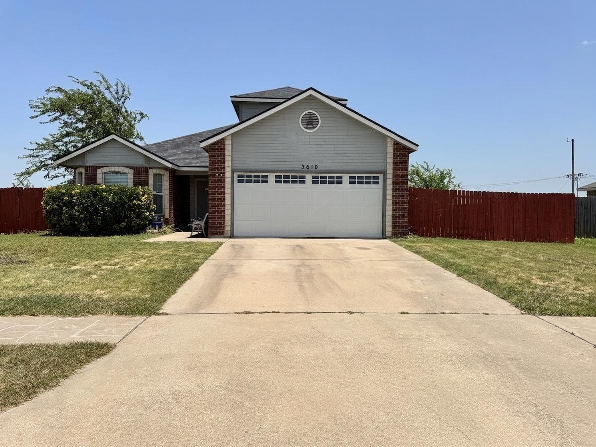 3610 Latigo Dr