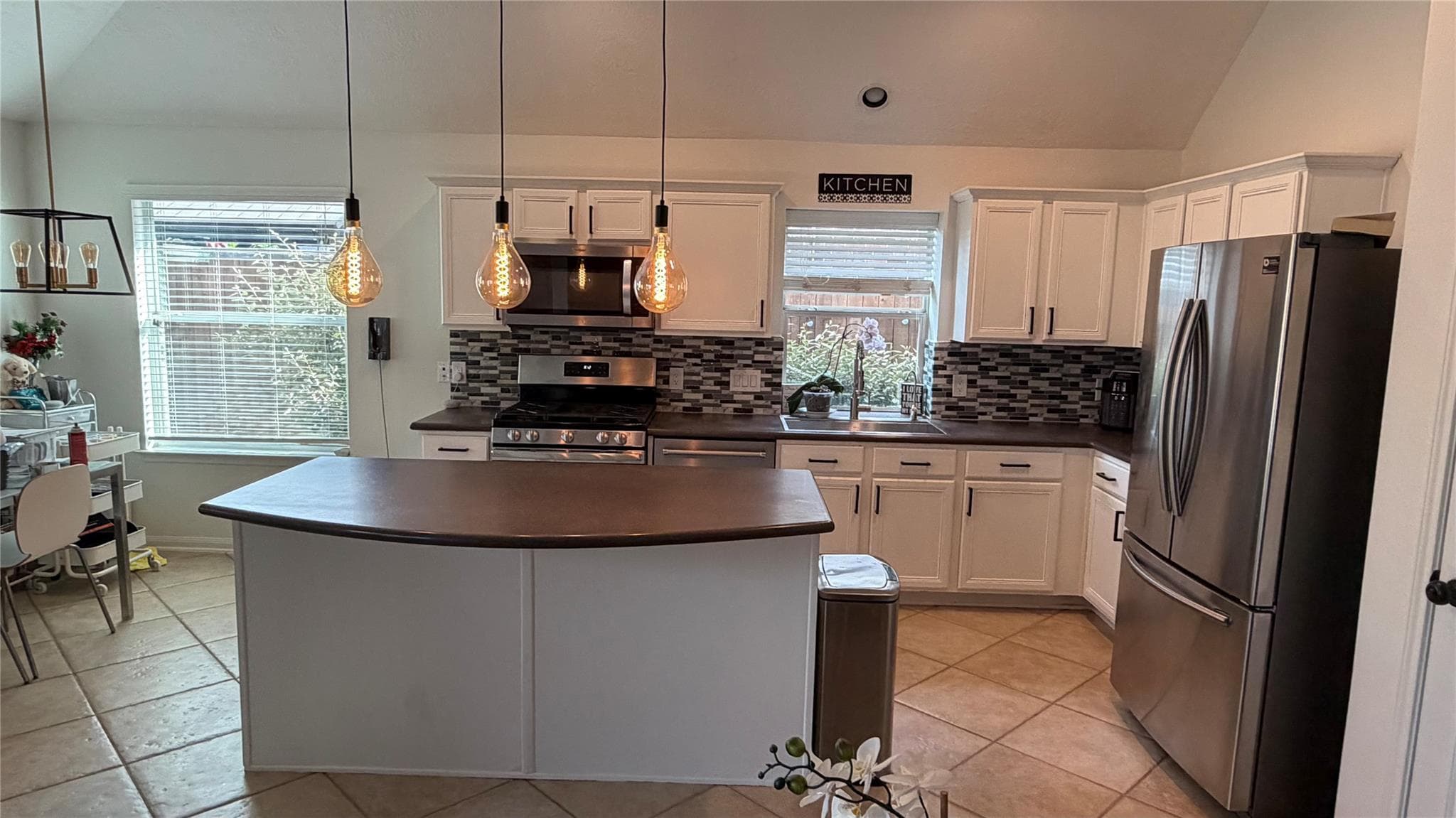 842 Crystal Bay Ln