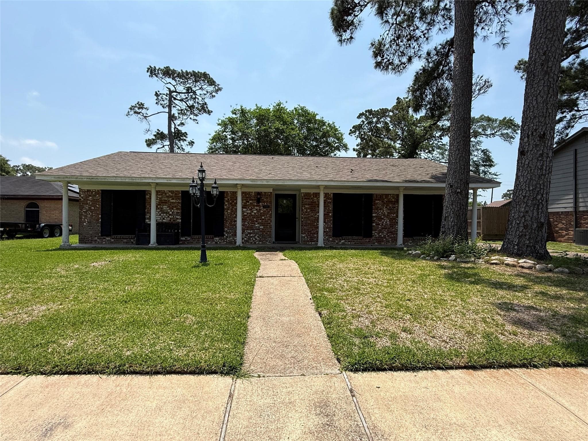 3305 Tompkins Dr