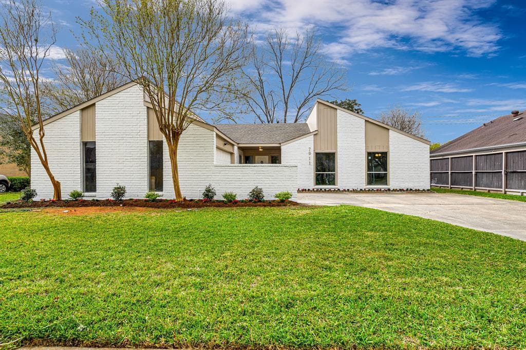 7911 Portal Dr