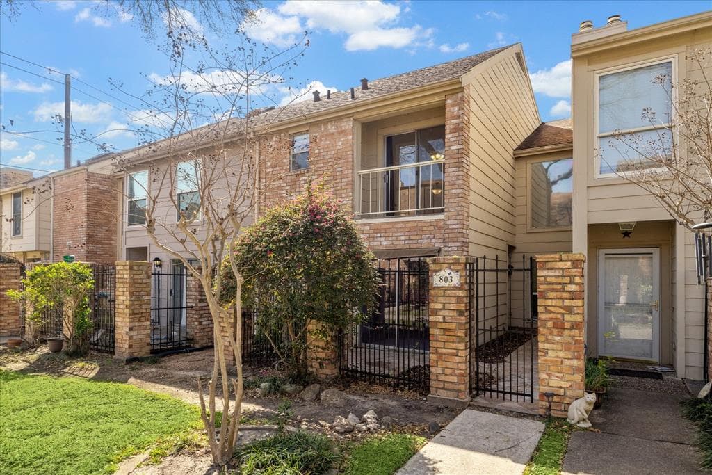 800 Country Place Dr Unit 803