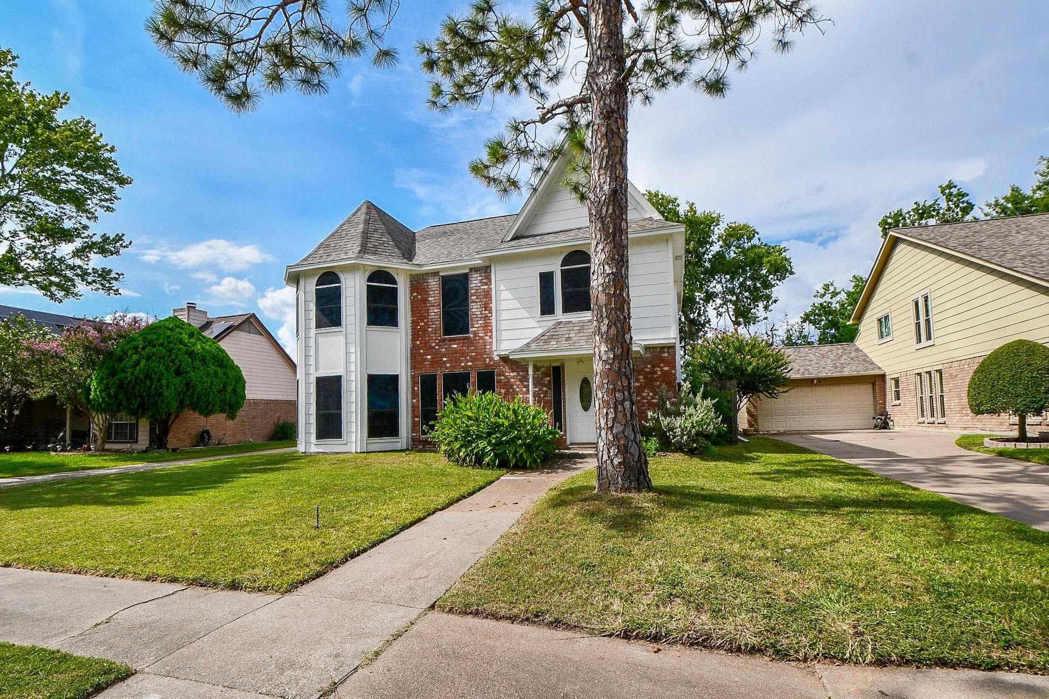 14706 W Bend Dr