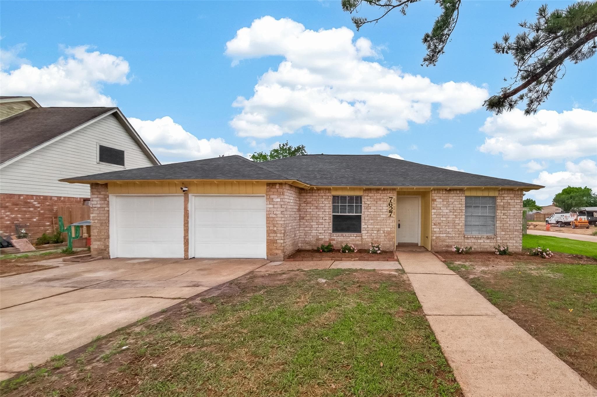 7627 Green Lawn Dr