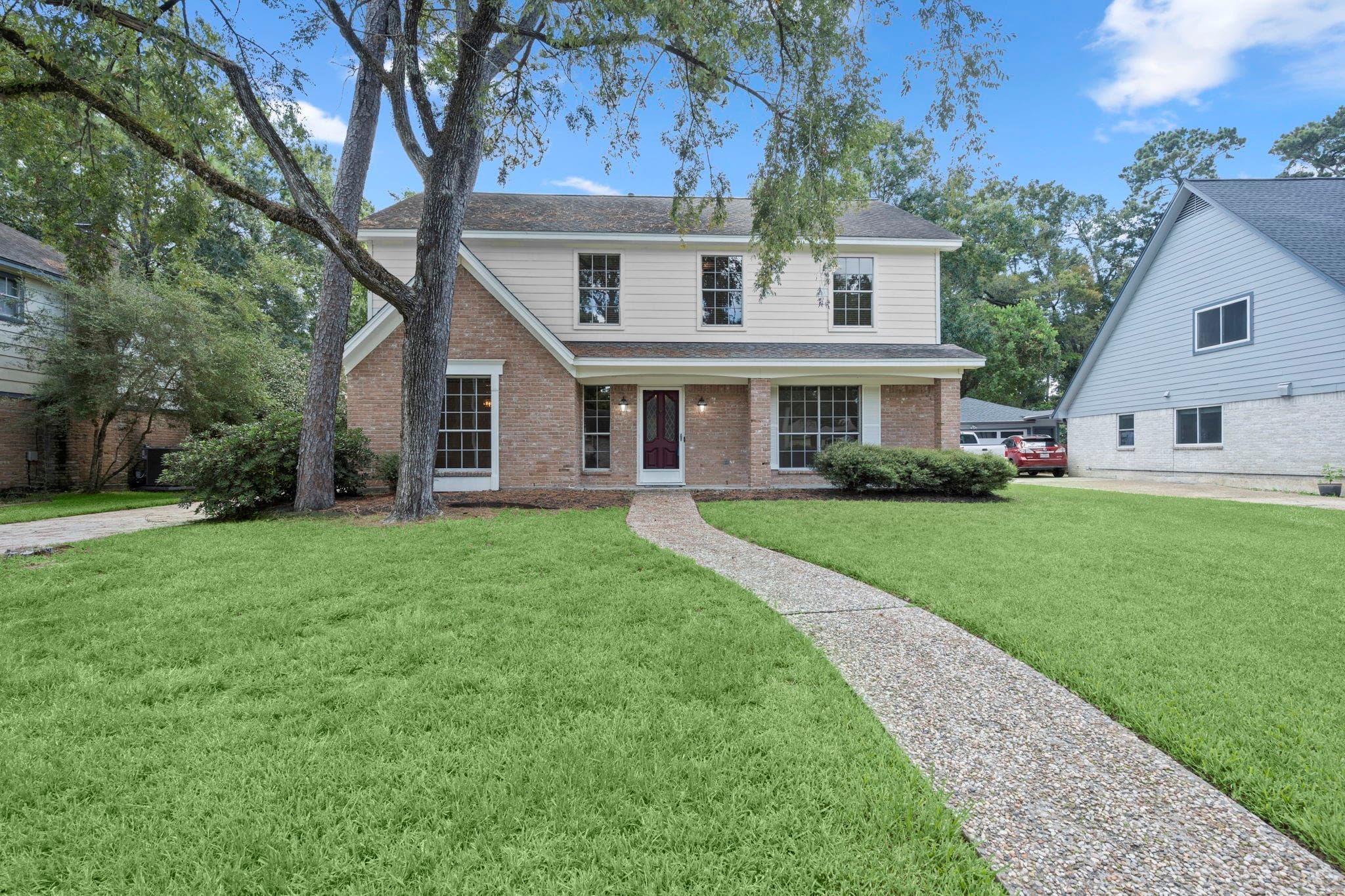 3915 Snag Ln