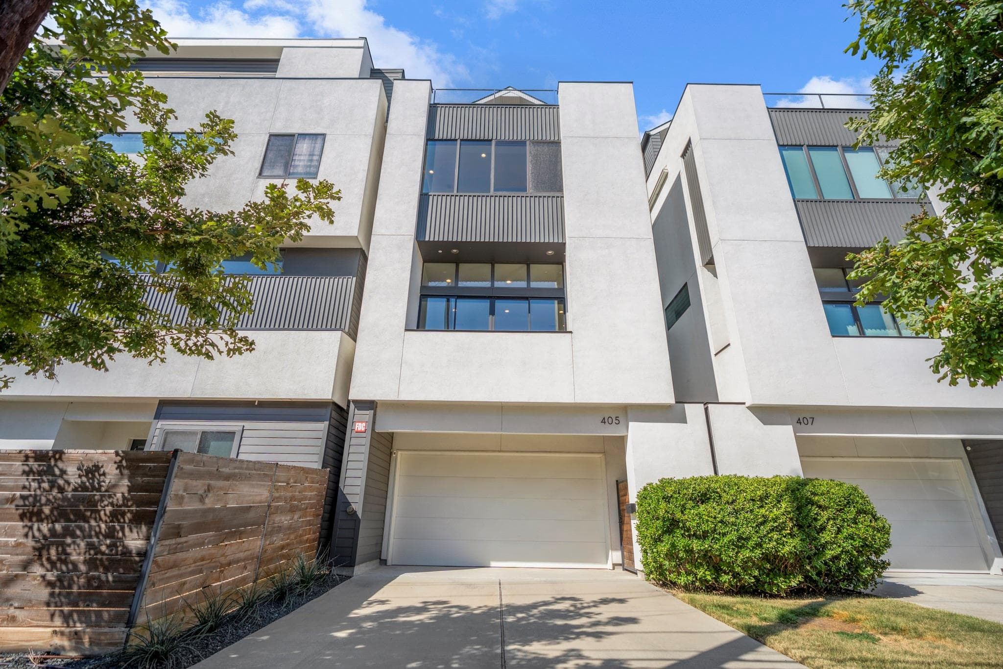 405 Detering St
